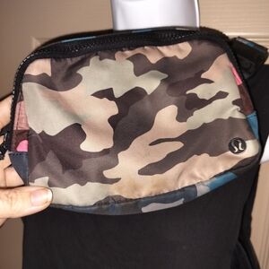 Lululemon Everywhere Belt Bag Heritage  Camo Pink Guava Hawaiian